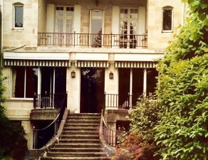 Bordeaux: magnificent mansion of 350m2 near schools and barrier medoc