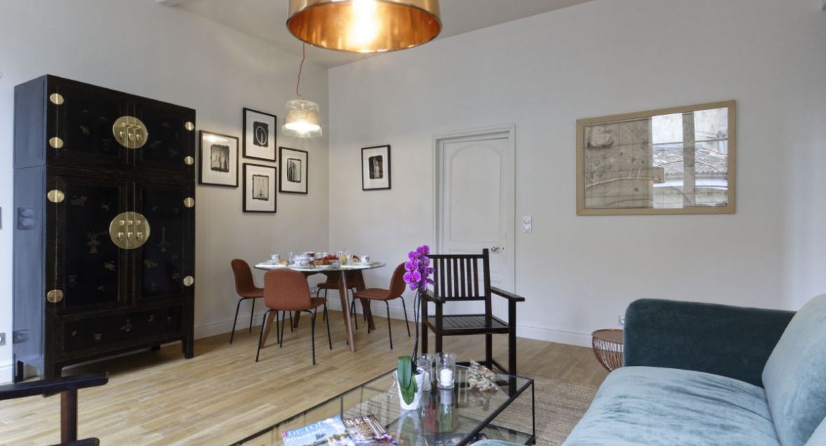 Bordeaux centre : unique appartement T2 à la rénovation de grande qualité en plein coeur du Triangle
