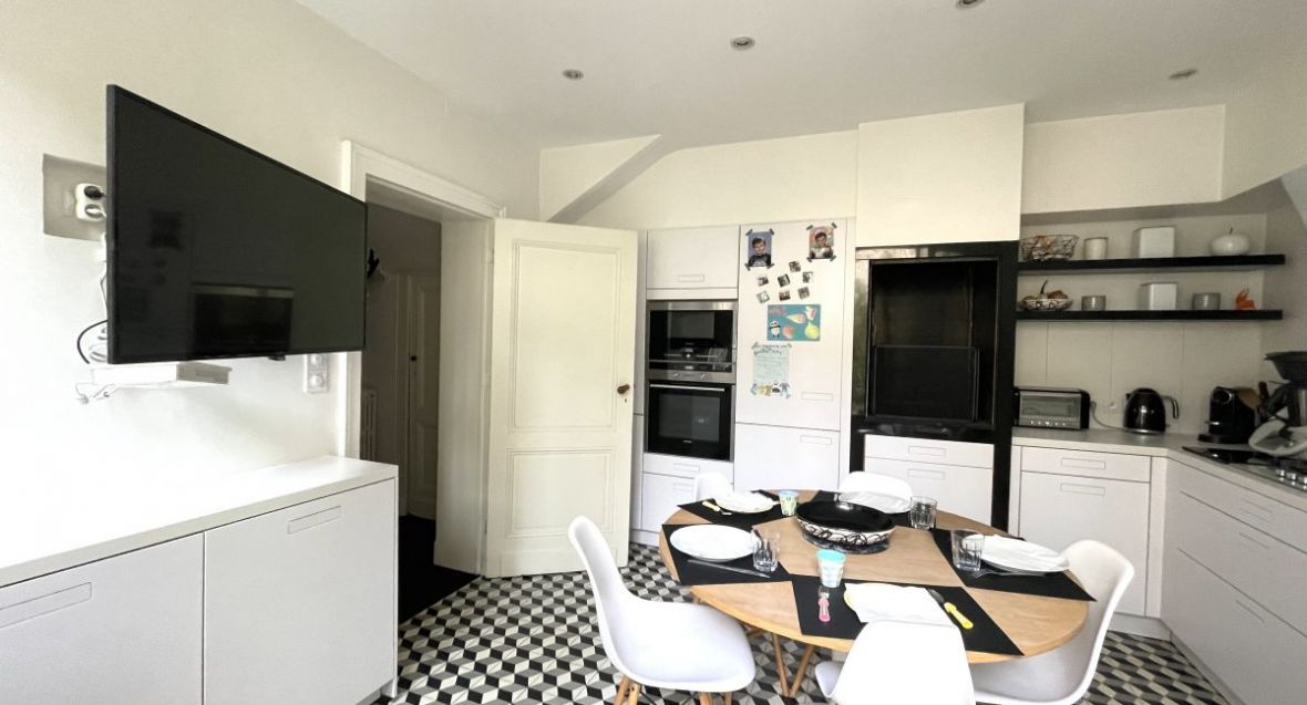 Belle maison bourgeoise entièrement rénovée proche du Jardin Public et de l'école Montgolfier