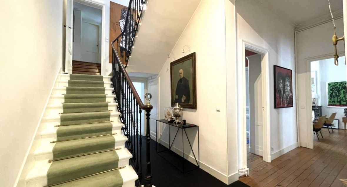 Belle maison bourgeoise entièrement rénovée proche du Jardin Public et de l'école Montgolfier