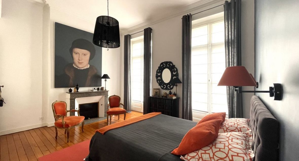 Belle maison bourgeoise entièrement rénovée proche du Jardin Public et de l'école Montgolfier
