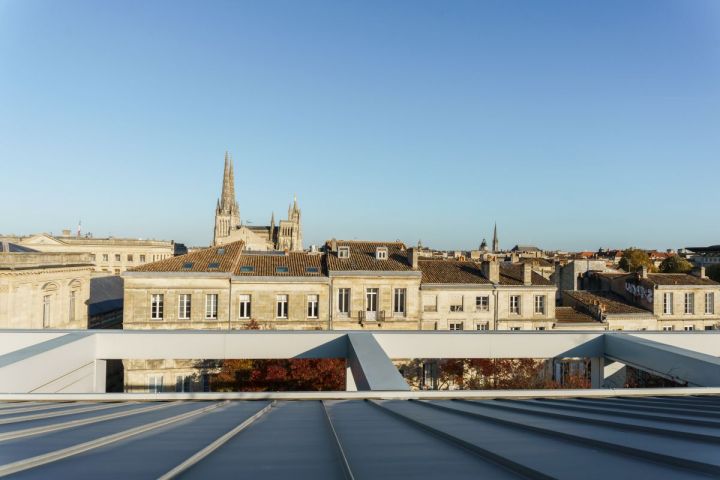 Somptueux Appartement Contemporain aux dernier étage d'une copropriété de prestige en plein centre de Bordeaux