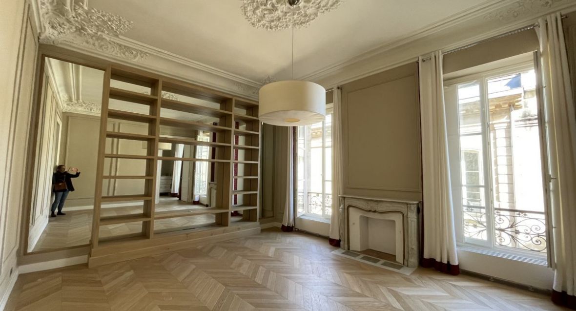 à vendre appartement rénové haussmannien centre de Bordeaux parking ascenseur
