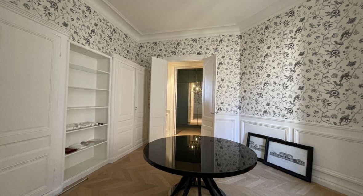 à vendre appartement rénové haussmannien centre de Bordeaux parking ascenseur