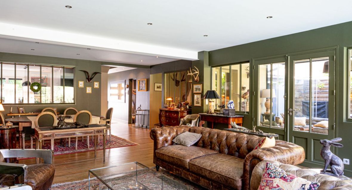 A vendre : Bouscat Ravissante maison familiale avec jardin et garages