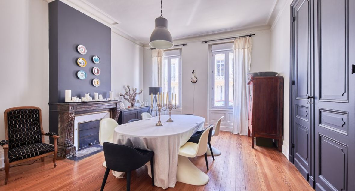 Superbe maison ancienne rénovée avec jardin, piscine et garage intra boulevards et proche de la barrière du Bouscat