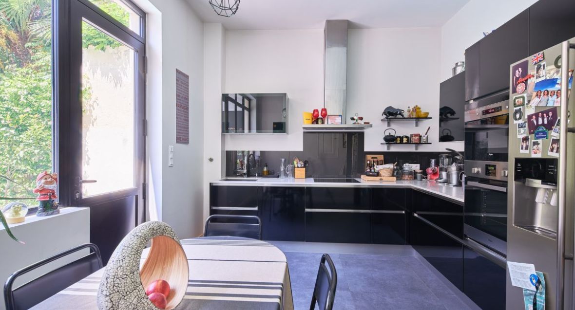 Superbe maison ancienne rénovée avec jardin, piscine et garage intra boulevards et proche de la barrière du Bouscat