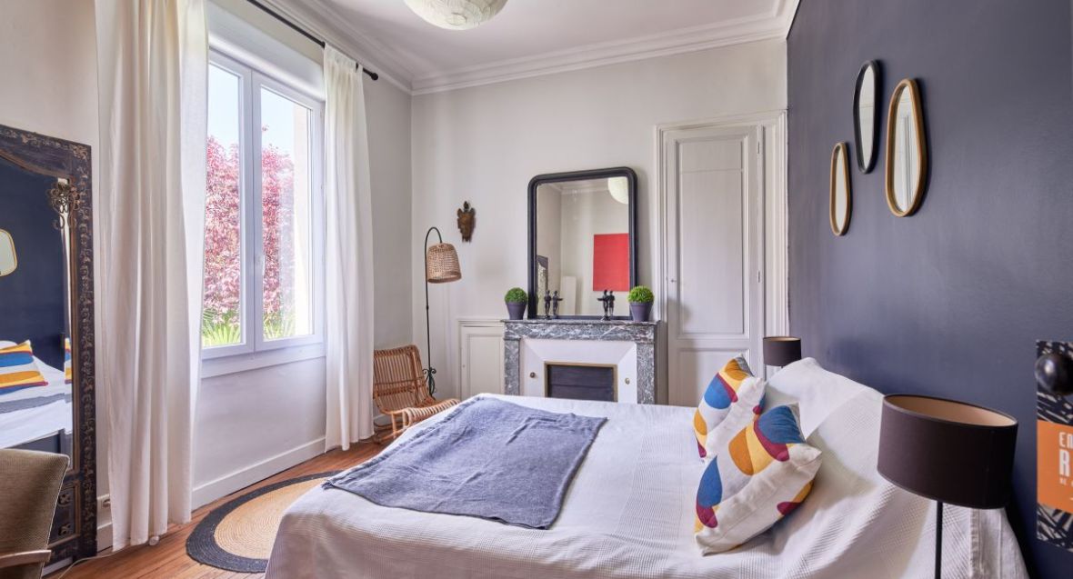Superbe maison ancienne rénovée avec jardin, piscine et garage intra boulevards et proche de la barrière du Bouscat