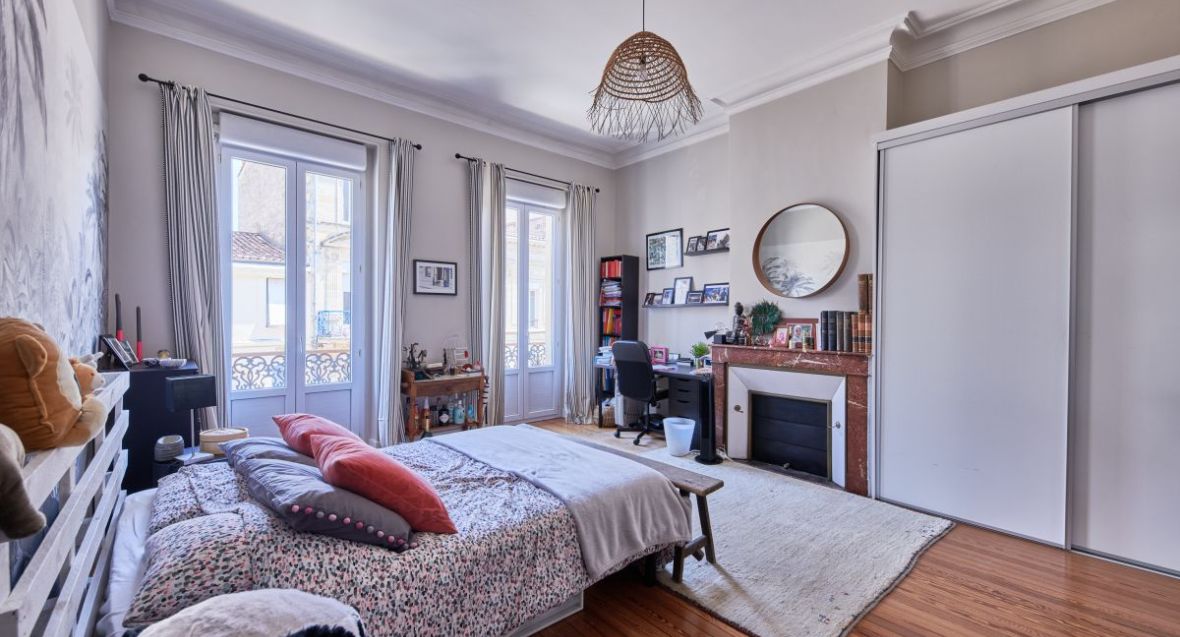 Superbe maison ancienne rénovée avec jardin, piscine et garage intra boulevards et proche de la barrière du Bouscat