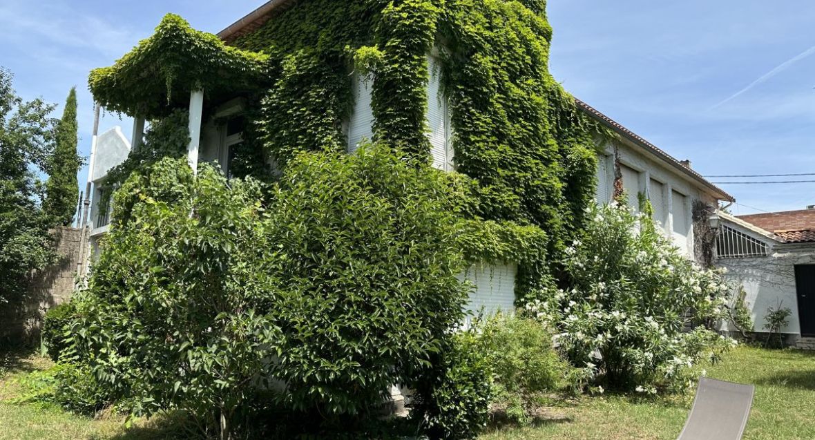 Bouscat parc Bordelais proche ecoles et tram maison à vendre grand jardin et garage
