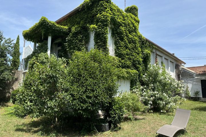 Bouscat parc Bordelais proche ecoles et tram maison à vendre grand jardin et garage