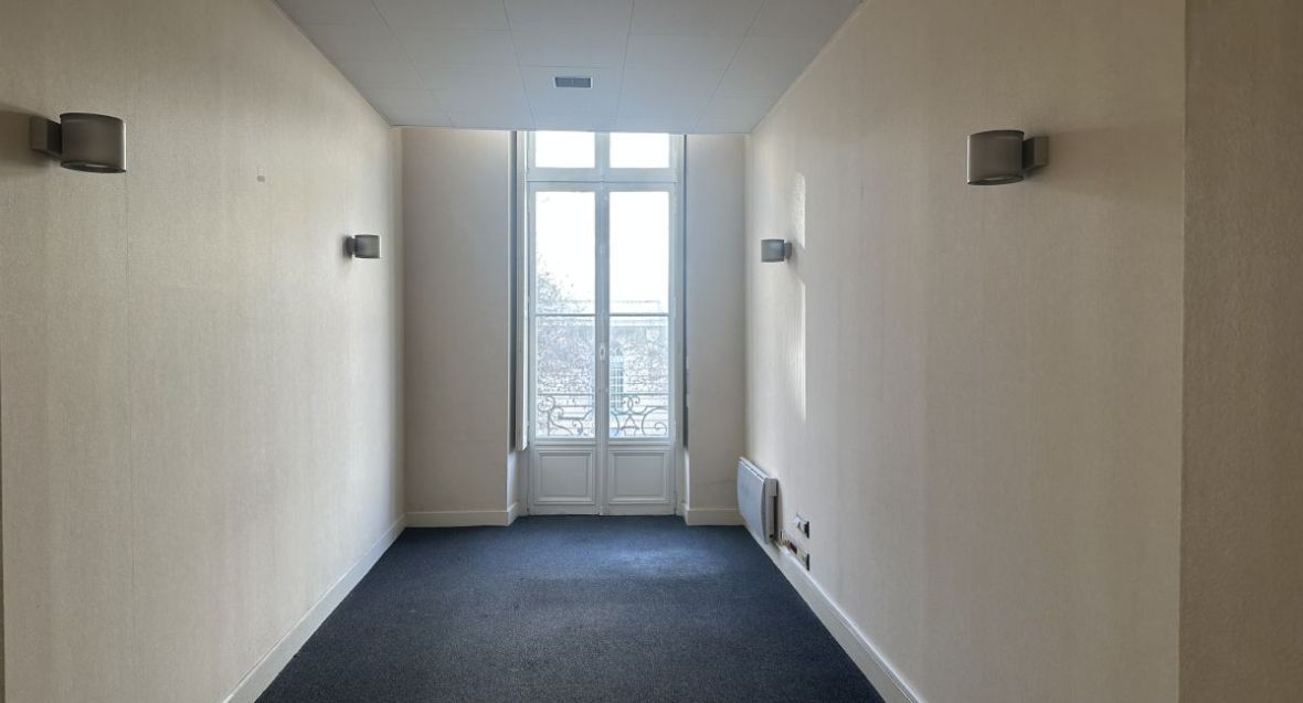 A vendre : Appartement Cours du Chapeau Rouge avec superbe vue sur le grand théâtre