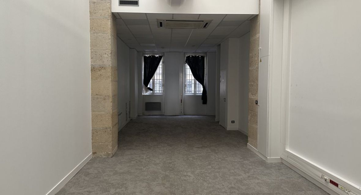 A vendre : Appartement Cours du Chapeau Rouge avec superbe vue sur le grand théâtre