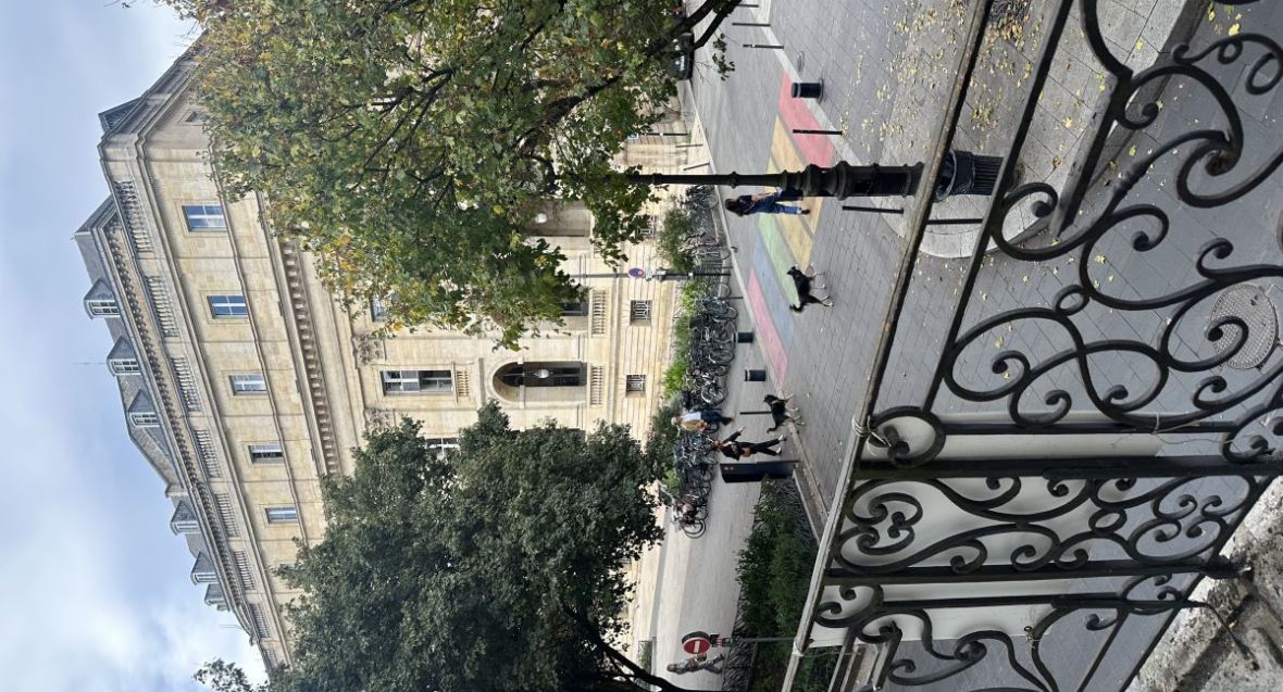 A vendre : Appartement Cours du Chapeau Rouge avec superbe vue sur le grand théâtre