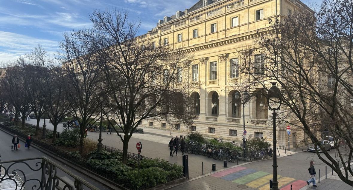 A vendre : Appartement Cours du Chapeau Rouge avec superbe vue sur le grand théâtre