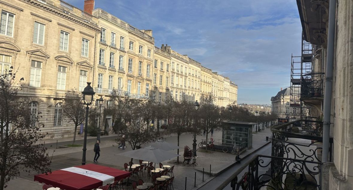 A vendre : Appartement Cours du Chapeau Rouge avec superbe vue sur le grand théâtre