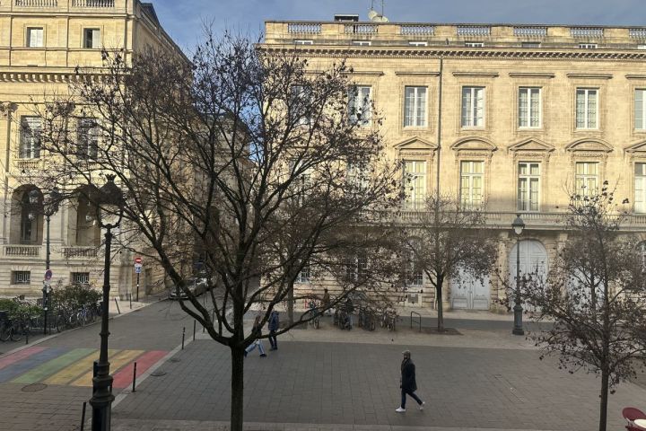 A vendre : Appartement Cours du Chapeau Rouge avec superbe vue sur le grand théâtre