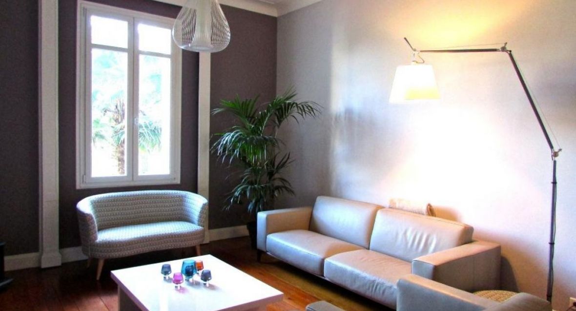 Beautiful renovated town house in a very nice street near schools caudéran