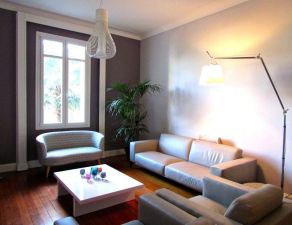 Beautiful renovated town house in a very nice street near schools caudéran