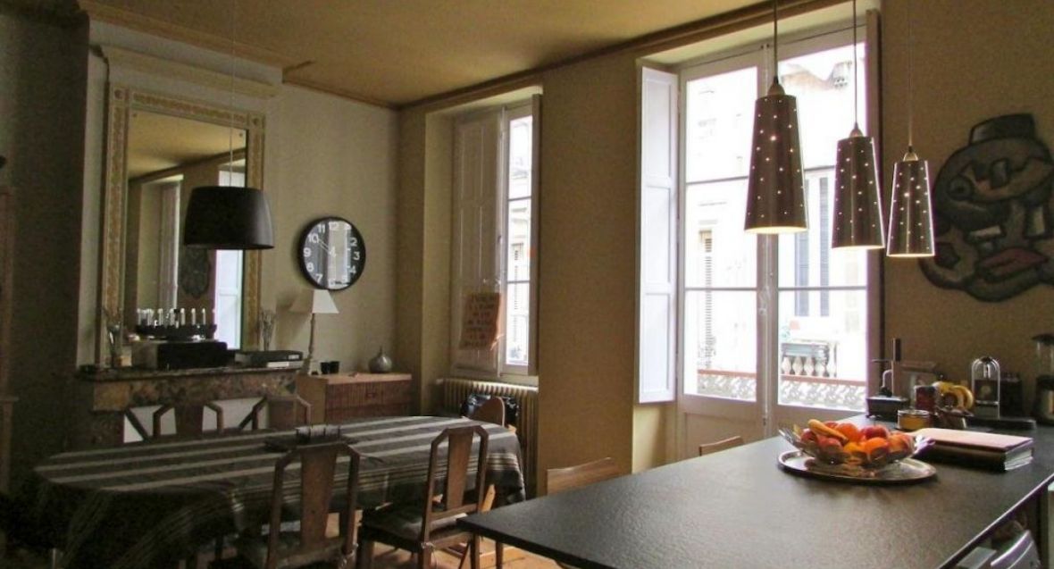 Family house close to the cours georges clemenceau