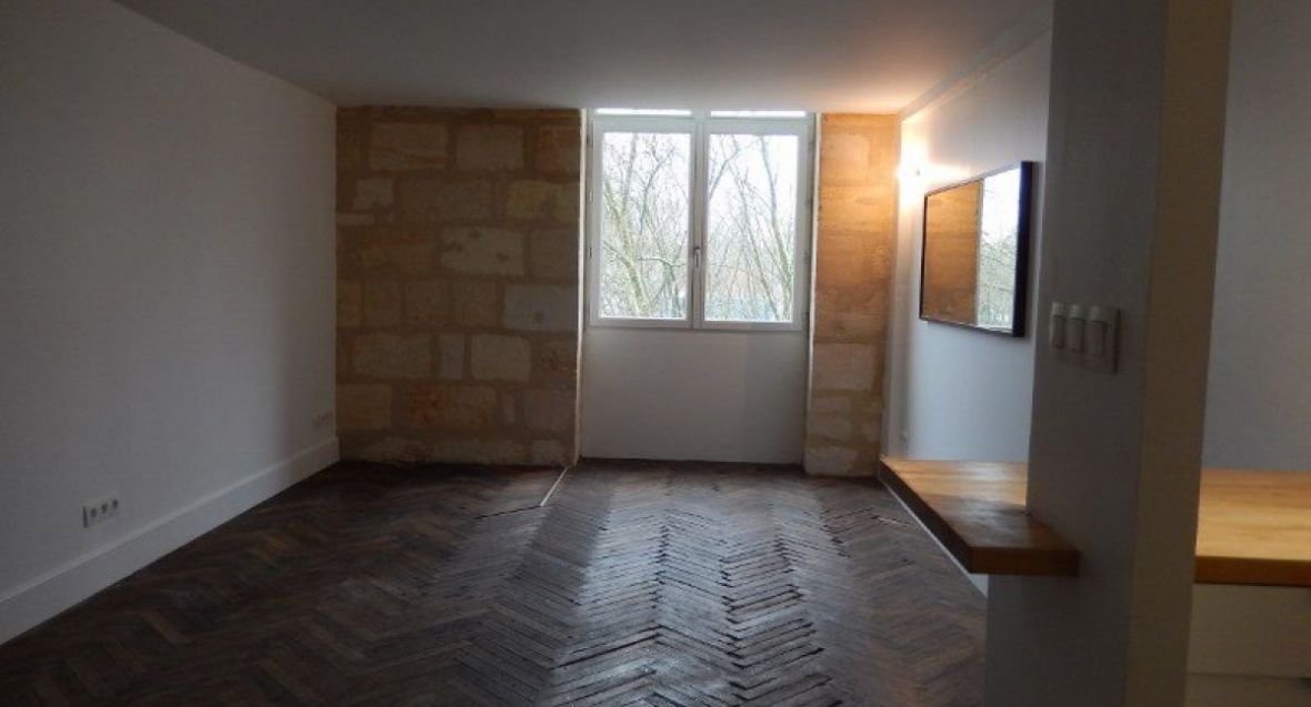 Appartement rénové vue garonne