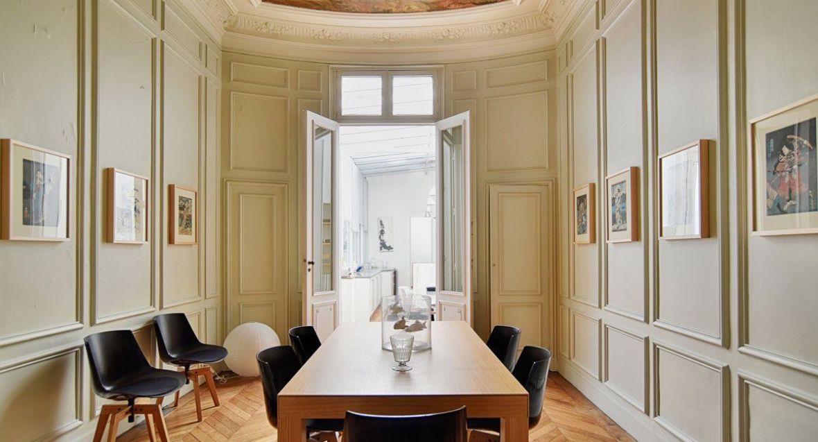 The center of bordeaux, apartment haussmann with quality services